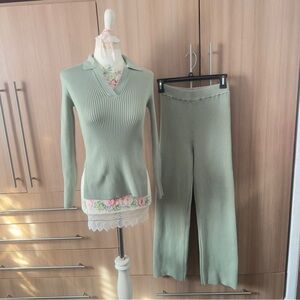 Elegant Green Knit Sweater and Pants Set